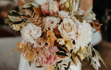 wedding_bouquet_London A wedding bouquet in oranges and faded pinks